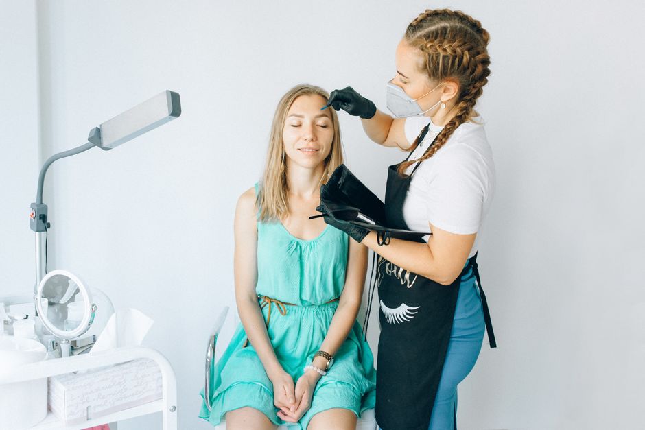 semi permanent makeup eyebrow microblading