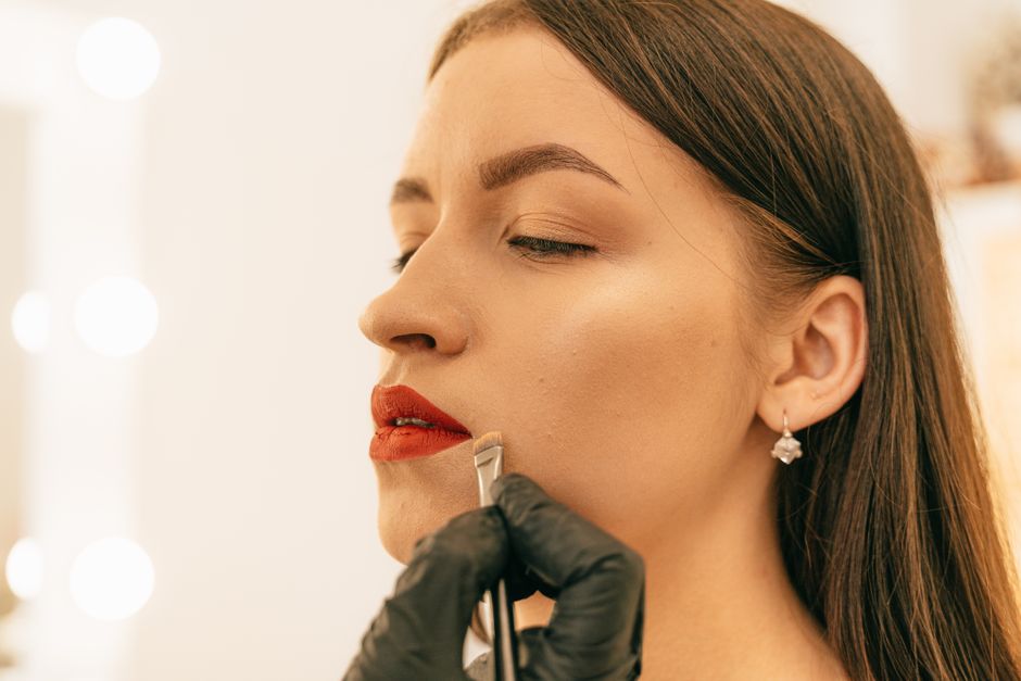 semi permanent makeup eyebrow microblading