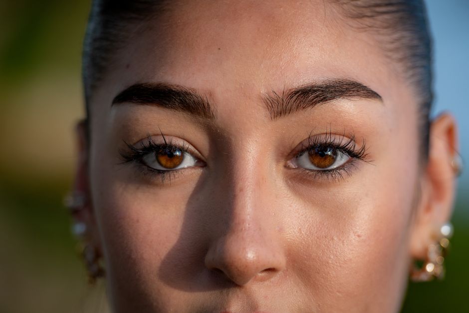 semi permanent makeup eyebrow microblading — 언더톤별 컬러 비교 및 눈썹 디자인 예시