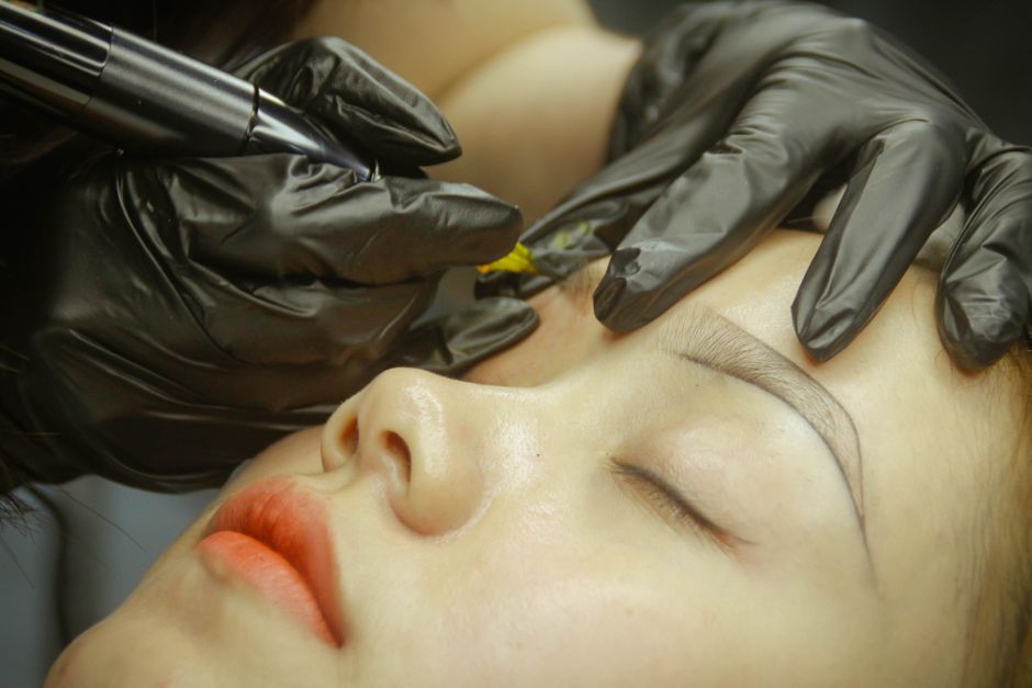 semi permanent makeup eyebrow microblading